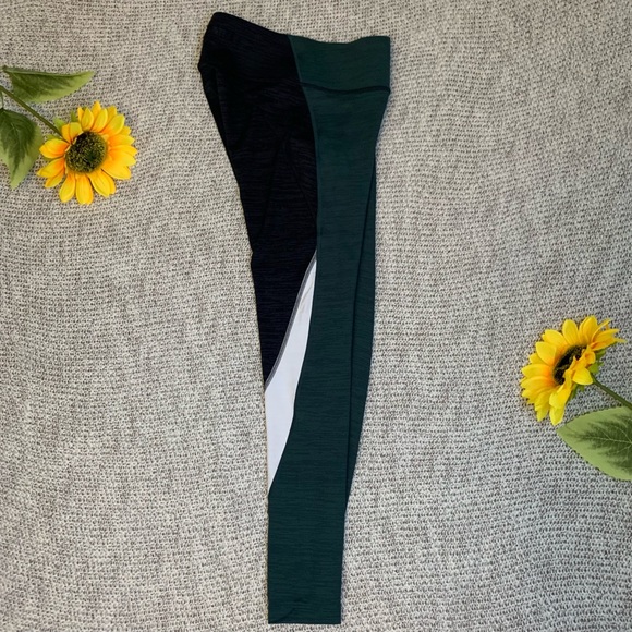 Outdoor Voices Ankle Leggings Emerald Green, White, Black - Picture 3 of 10